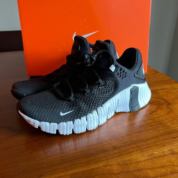Nike Free Metcon 4 Women's Training Shoes CZ0596-010 Black / White - Picture 1 of 8